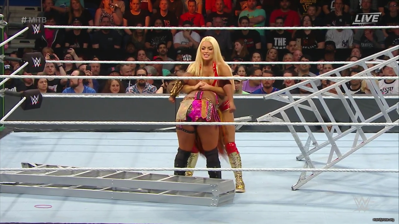 WWE_Money_In_The_Bank_2019_PPV_720p_WEB_h264-HEEL_mp40326.jpg