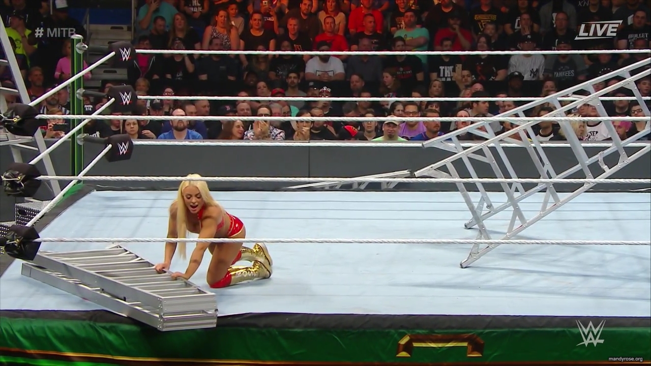 WWE_Money_In_The_Bank_2019_PPV_720p_WEB_h264-HEEL_mp40334.jpg