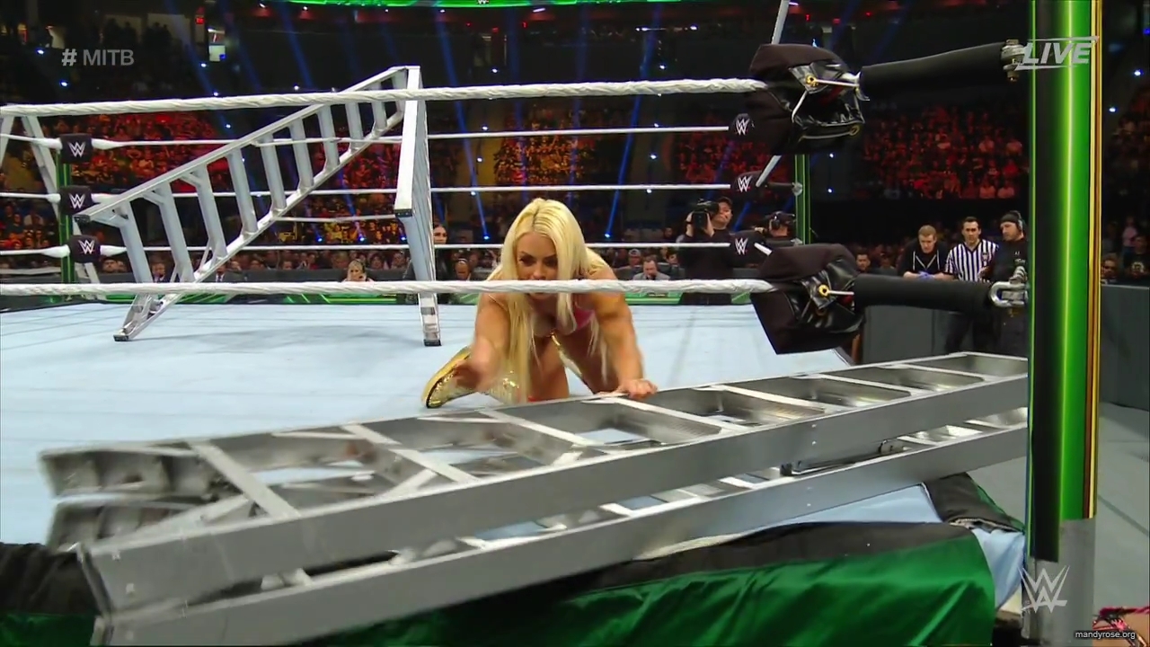 WWE_Money_In_The_Bank_2019_PPV_720p_WEB_h264-HEEL_mp40337.jpg