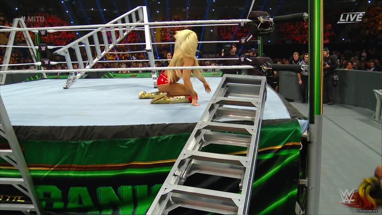 WWE_Money_In_The_Bank_2019_PPV_720p_WEB_h264-HEEL_mp40340.jpg