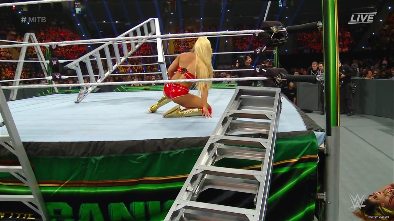 WWE_Money_In_The_Bank_2019_PPV_720p_WEB_h264-HEEL_mp40341.jpg
