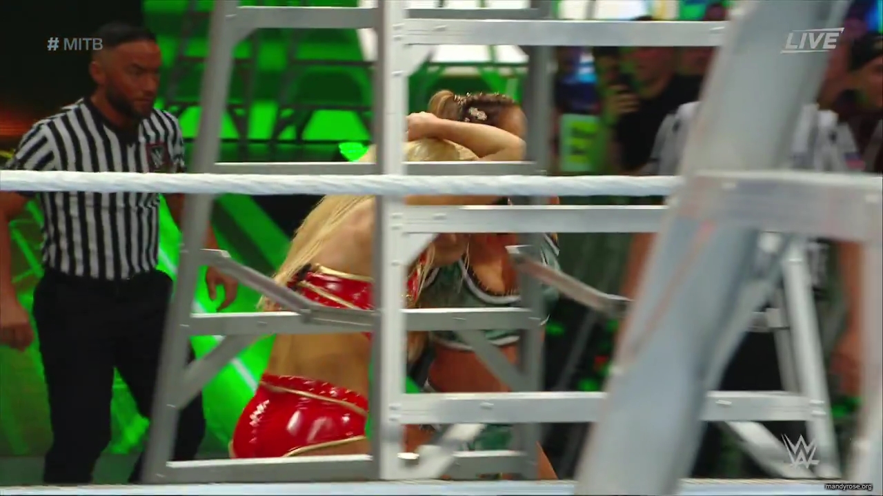 WWE_Money_In_The_Bank_2019_PPV_720p_WEB_h264-HEEL_mp40380.jpg