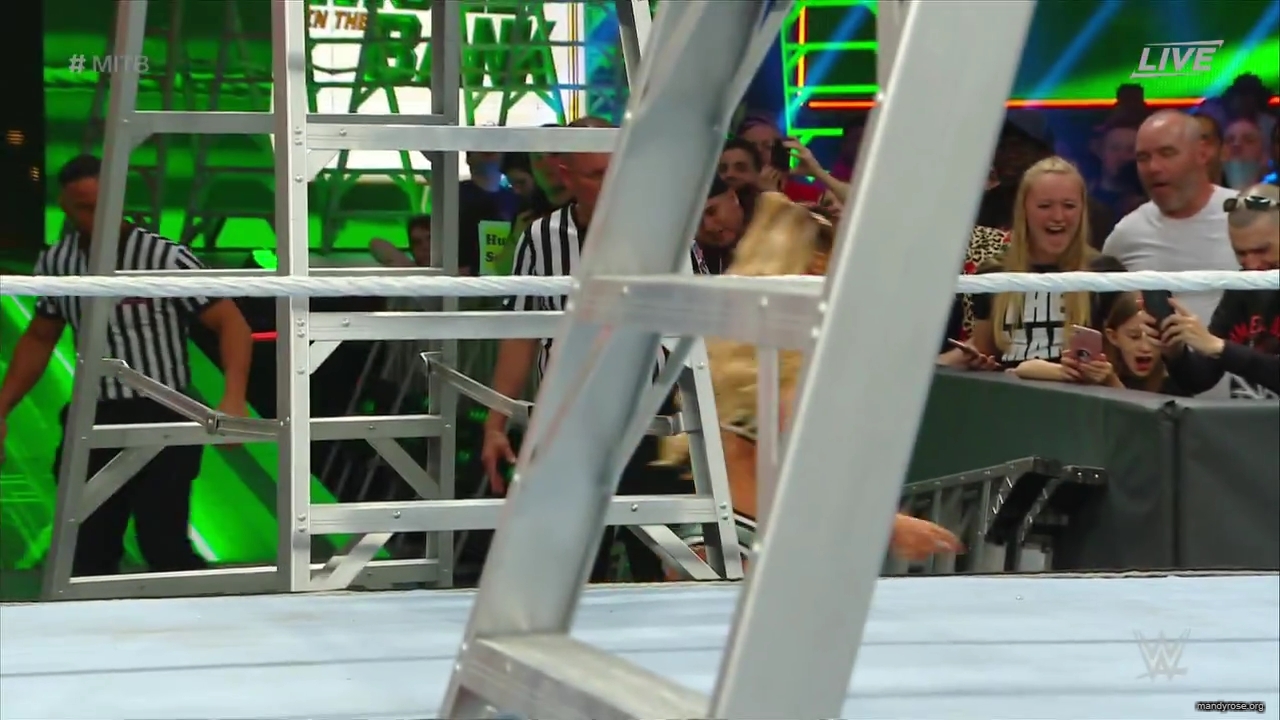 WWE_Money_In_The_Bank_2019_PPV_720p_WEB_h264-HEEL_mp40382.jpg