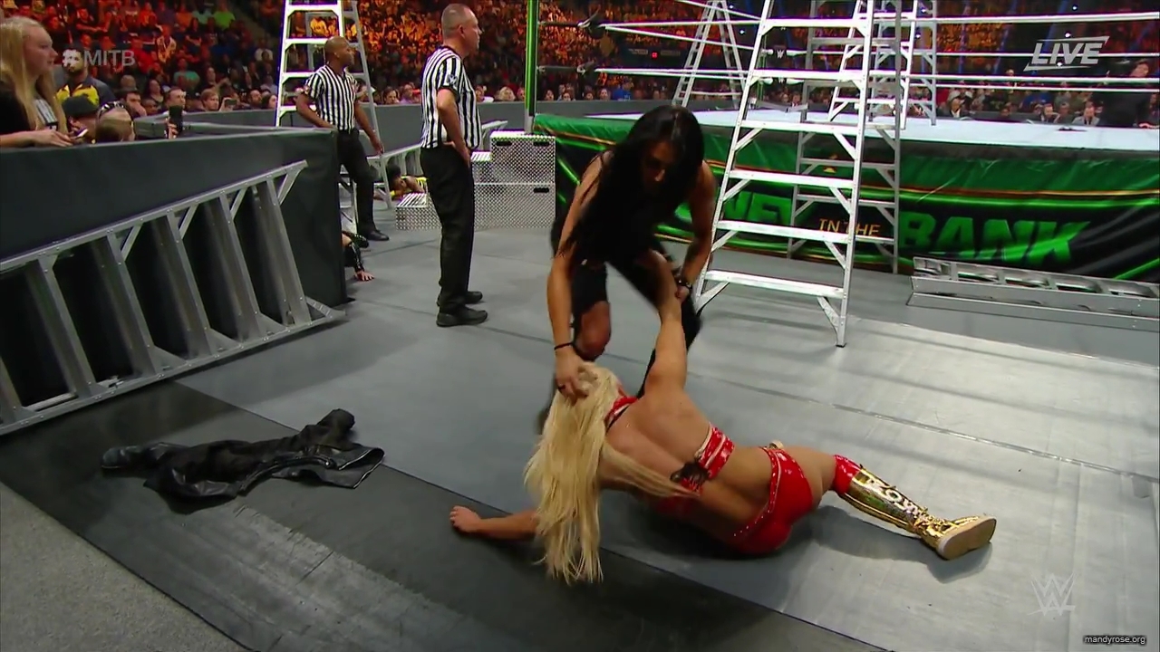 WWE_Money_In_The_Bank_2019_PPV_720p_WEB_h264-HEEL_mp40446.jpg