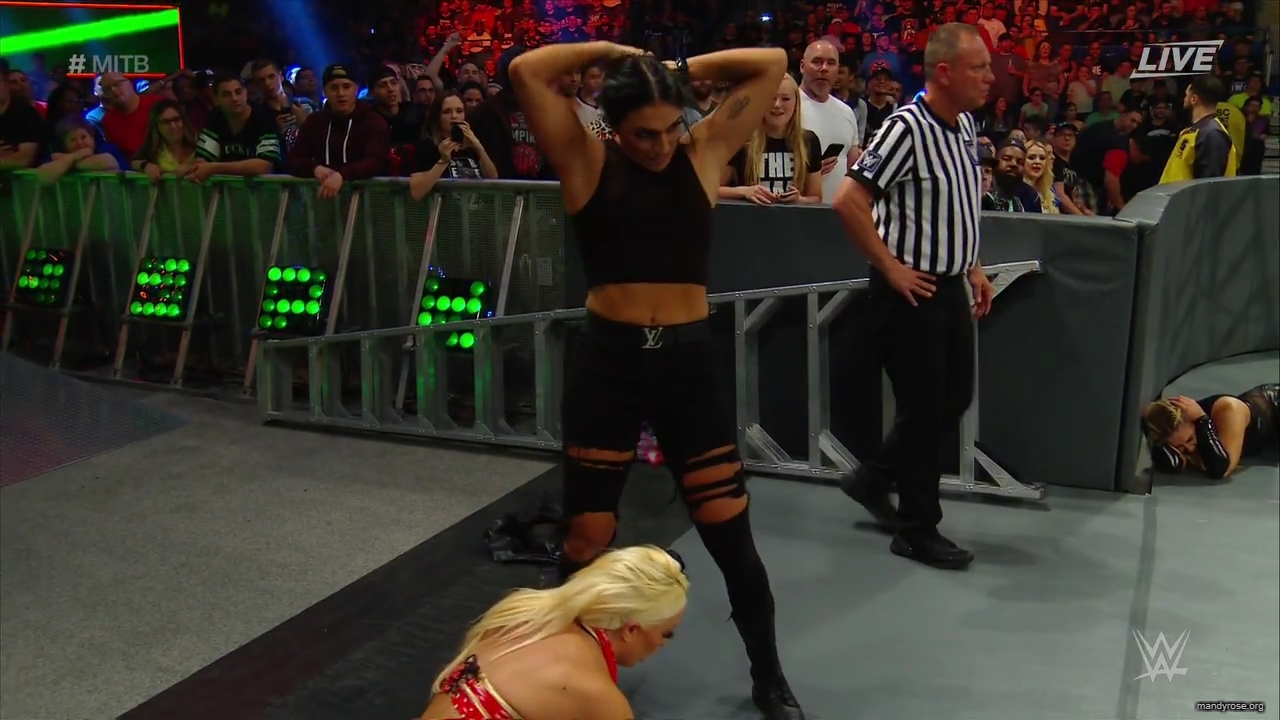 WWE_Money_In_The_Bank_2019_PPV_720p_WEB_h264-HEEL_mp40451.jpg