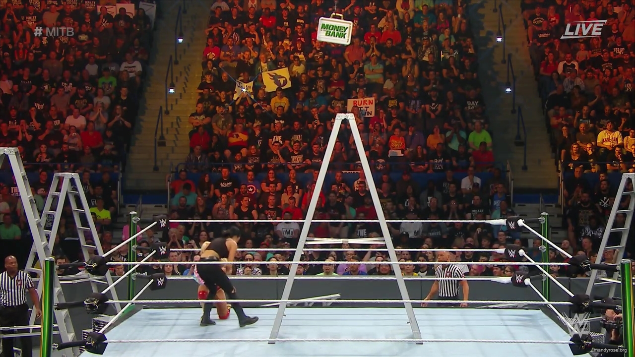 WWE_Money_In_The_Bank_2019_PPV_720p_WEB_h264-HEEL_mp40469.jpg