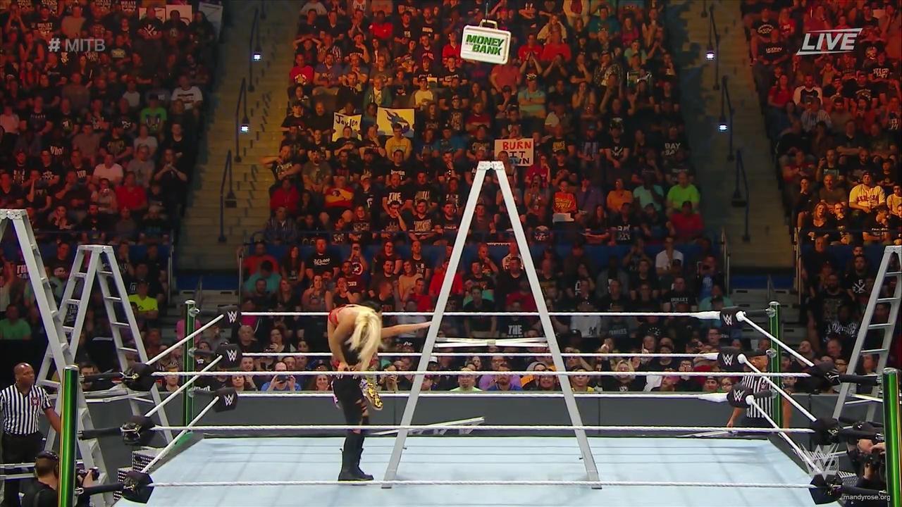 WWE_Money_In_The_Bank_2019_PPV_720p_WEB_h264-HEEL_mp40474.jpg