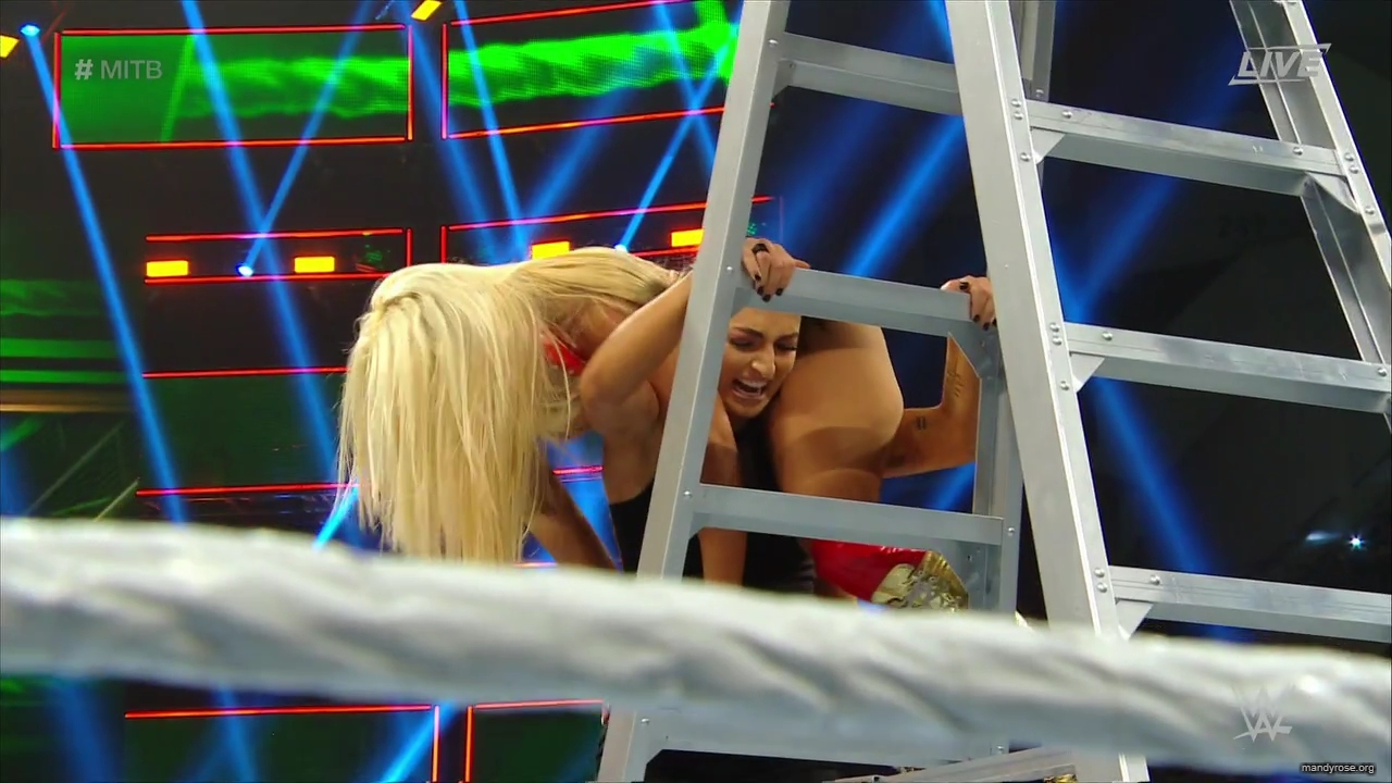 WWE_Money_In_The_Bank_2019_PPV_720p_WEB_h264-HEEL_mp40479.jpg