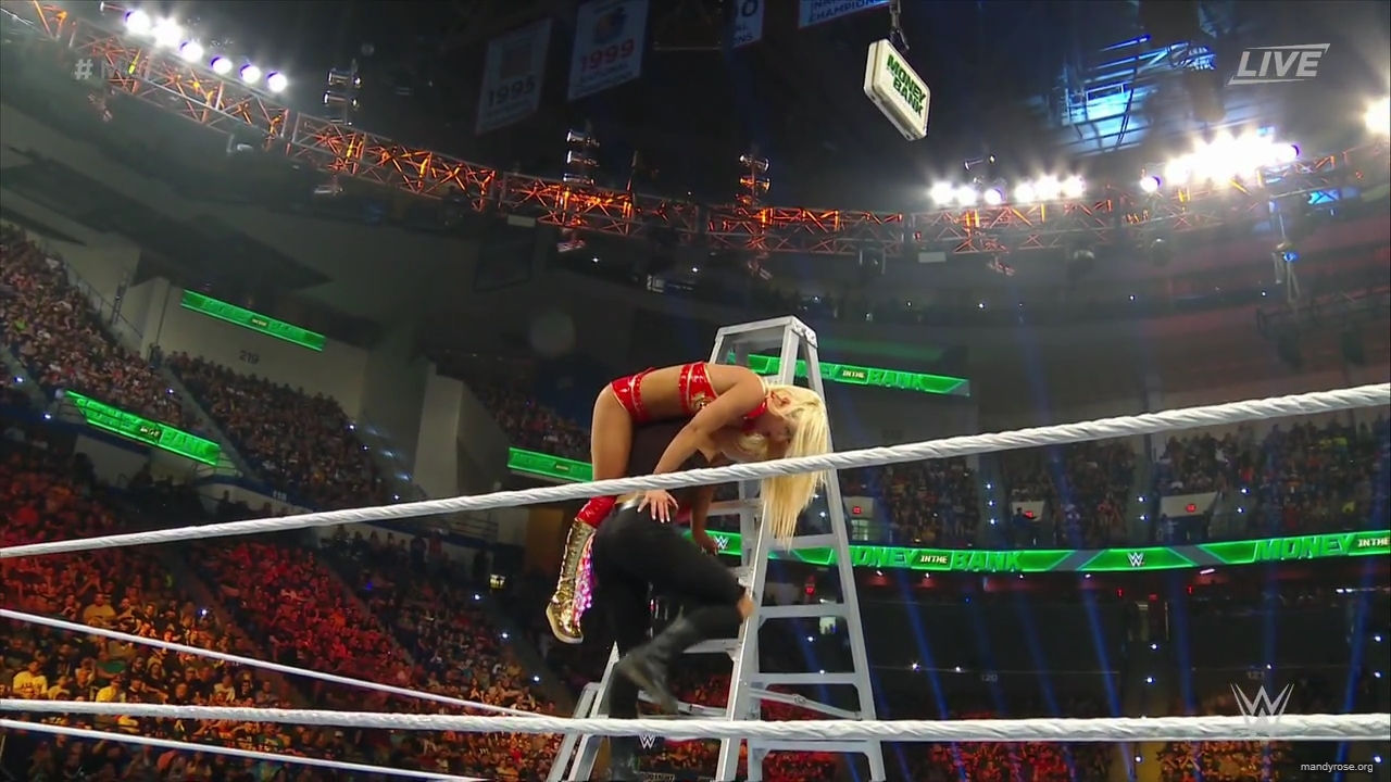WWE_Money_In_The_Bank_2019_PPV_720p_WEB_h264-HEEL_mp40482.jpg