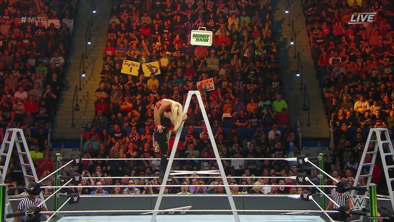 WWE_Money_In_The_Bank_2019_PPV_720p_WEB_h264-HEEL_mp40485.jpg