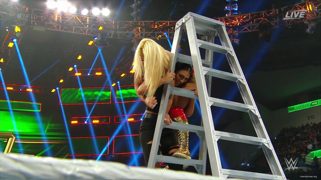 WWE_Money_In_The_Bank_2019_PPV_720p_WEB_h264-HEEL_mp40487.jpg