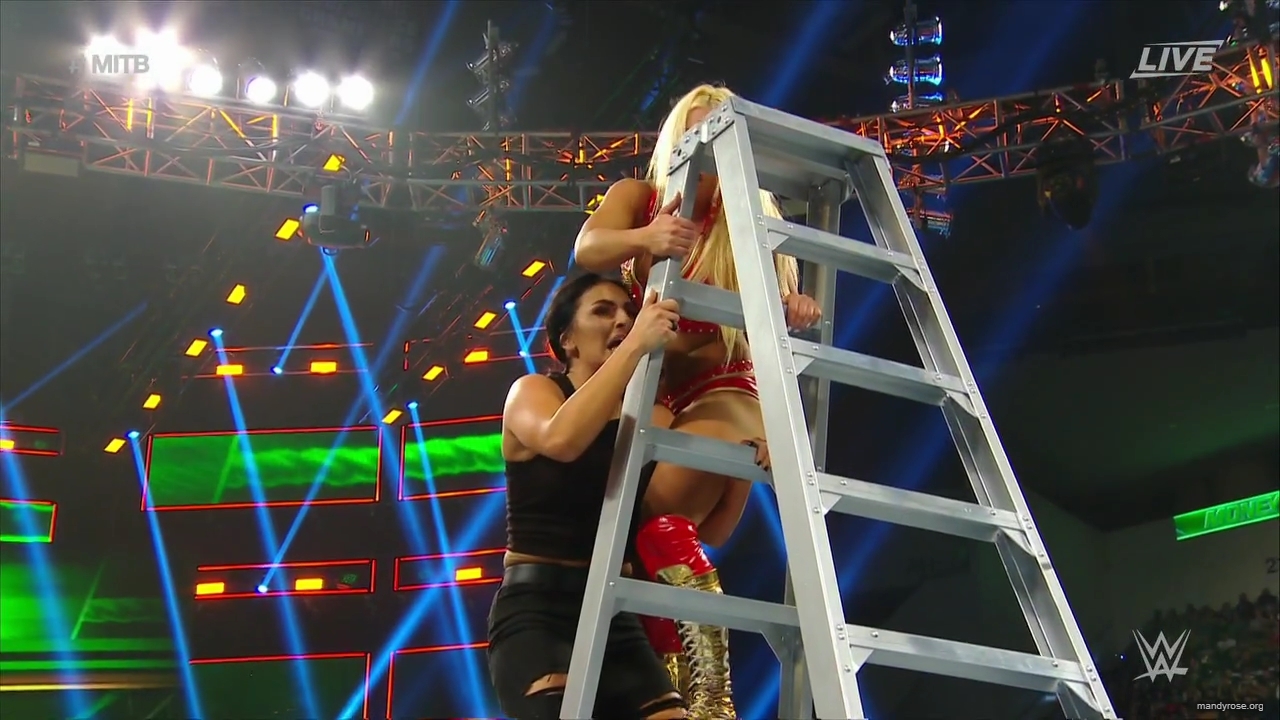WWE_Money_In_The_Bank_2019_PPV_720p_WEB_h264-HEEL_mp40491.jpg