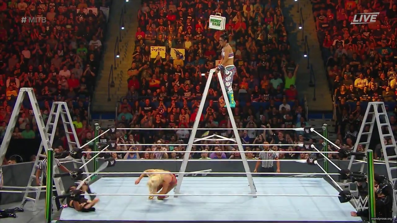 WWE_Money_In_The_Bank_2019_PPV_720p_WEB_h264-HEEL_mp40513.jpg