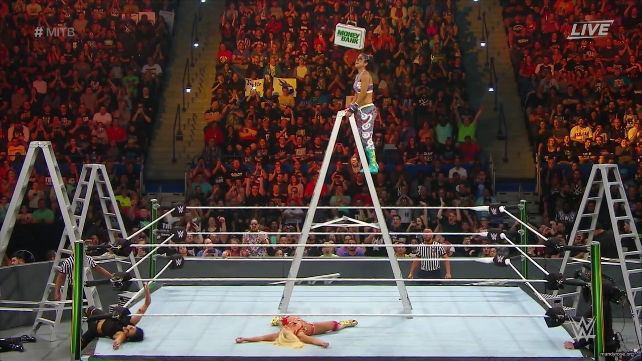 WWE_Money_In_The_Bank_2019_PPV_720p_WEB_h264-HEEL_mp40514.jpg