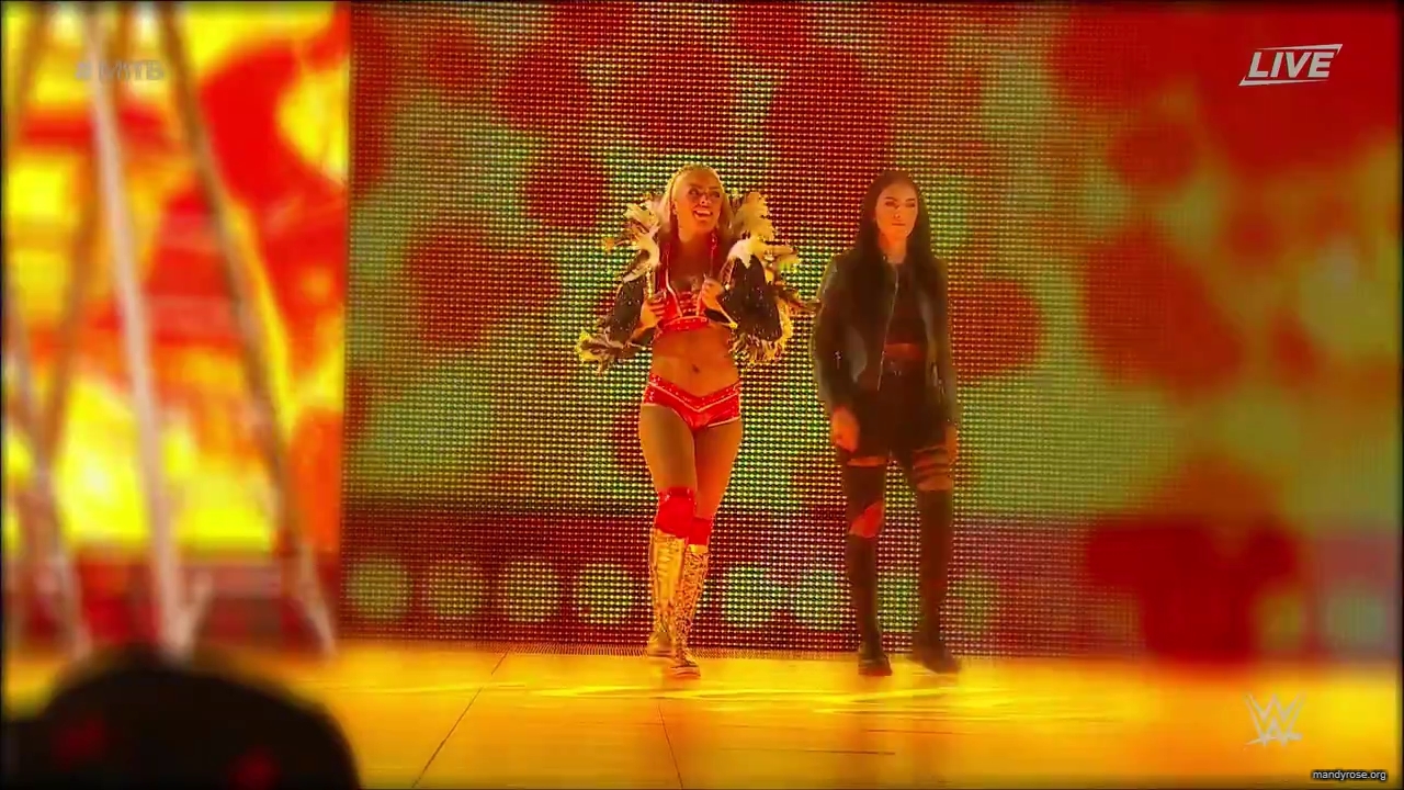 WWE_Money_In_The_Bank_2019_PPV_720p_WEB_h264-HEEL_mp42203.jpg