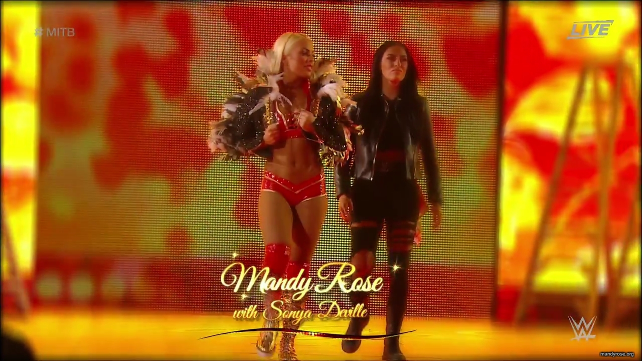 WWE_Money_In_The_Bank_2019_PPV_720p_WEB_h264-HEEL_mp42215.jpg