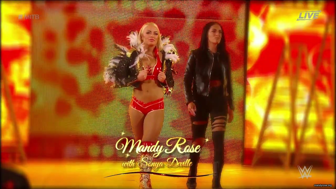 WWE_Money_In_The_Bank_2019_PPV_720p_WEB_h264-HEEL_mp42216~0.jpg
