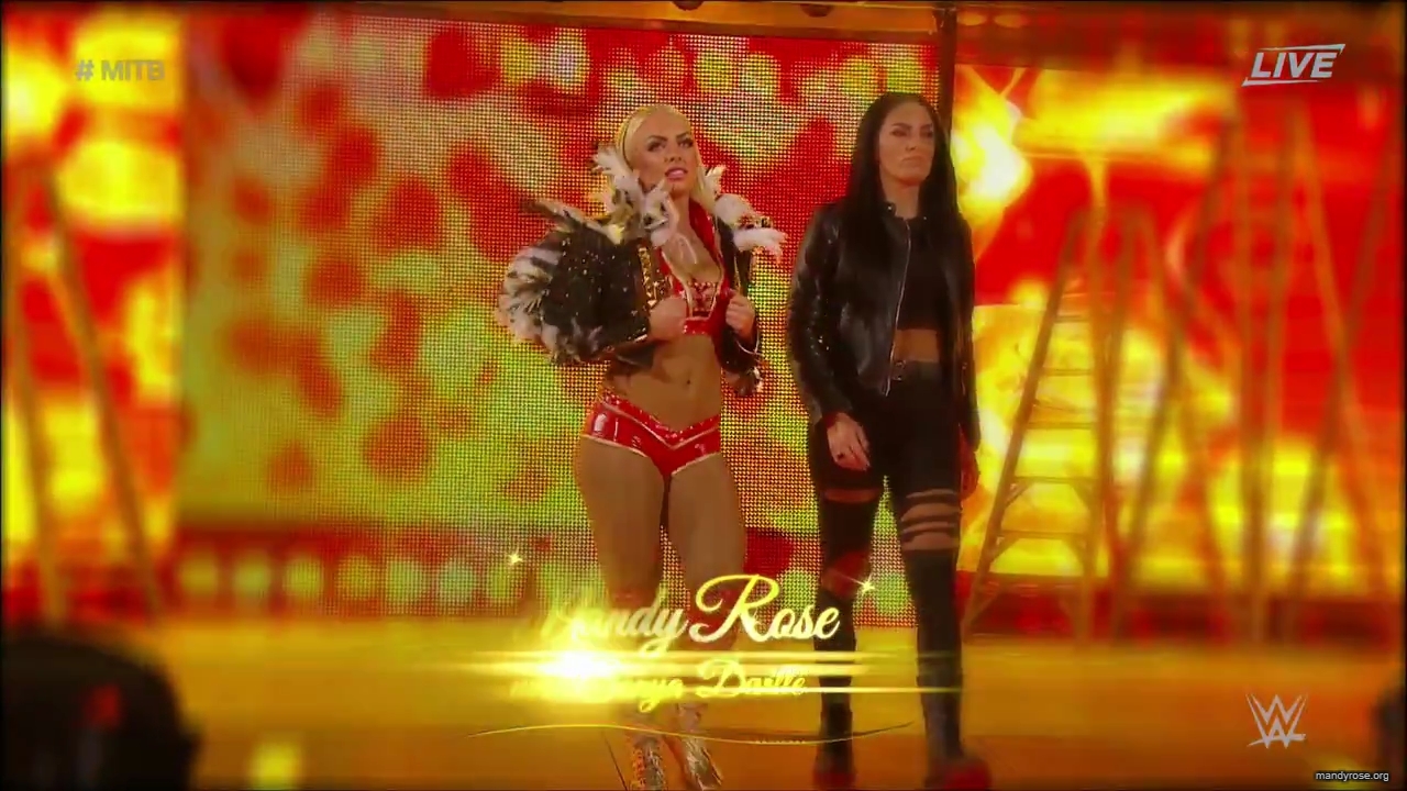 WWE_Money_In_The_Bank_2019_PPV_720p_WEB_h264-HEEL_mp42217~0.jpg