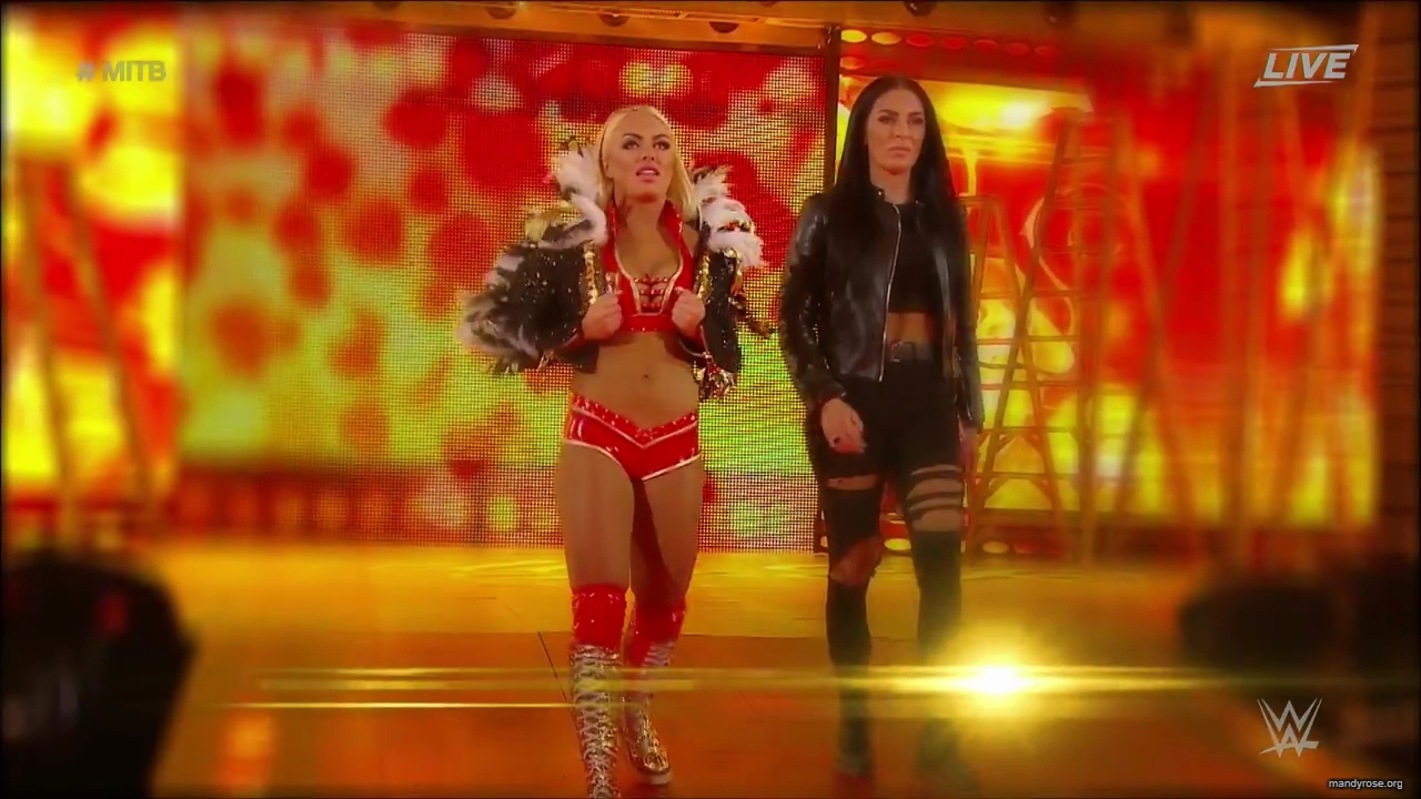 WWE_Money_In_The_Bank_2019_PPV_720p_WEB_h264-HEEL_mp42218.jpg