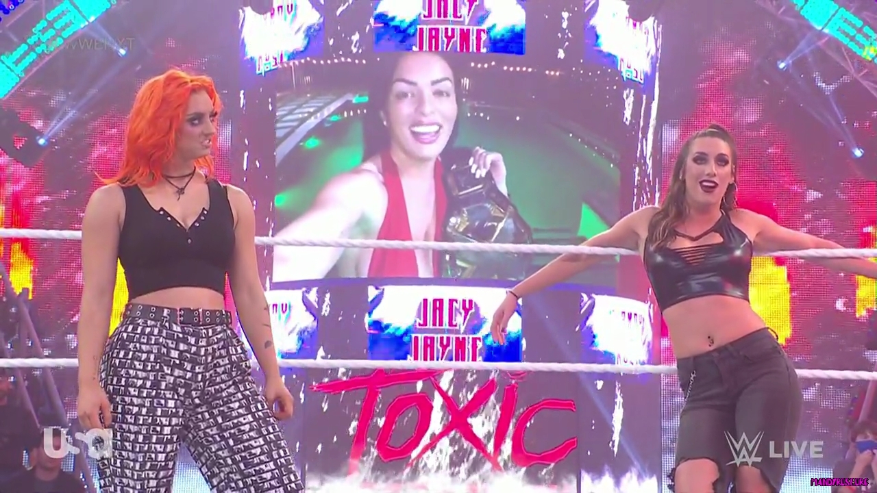 WWE_NXT_2_0_21st_Dec_2021_720p_WEBRip_h264-TJ_mp40228.jpg
