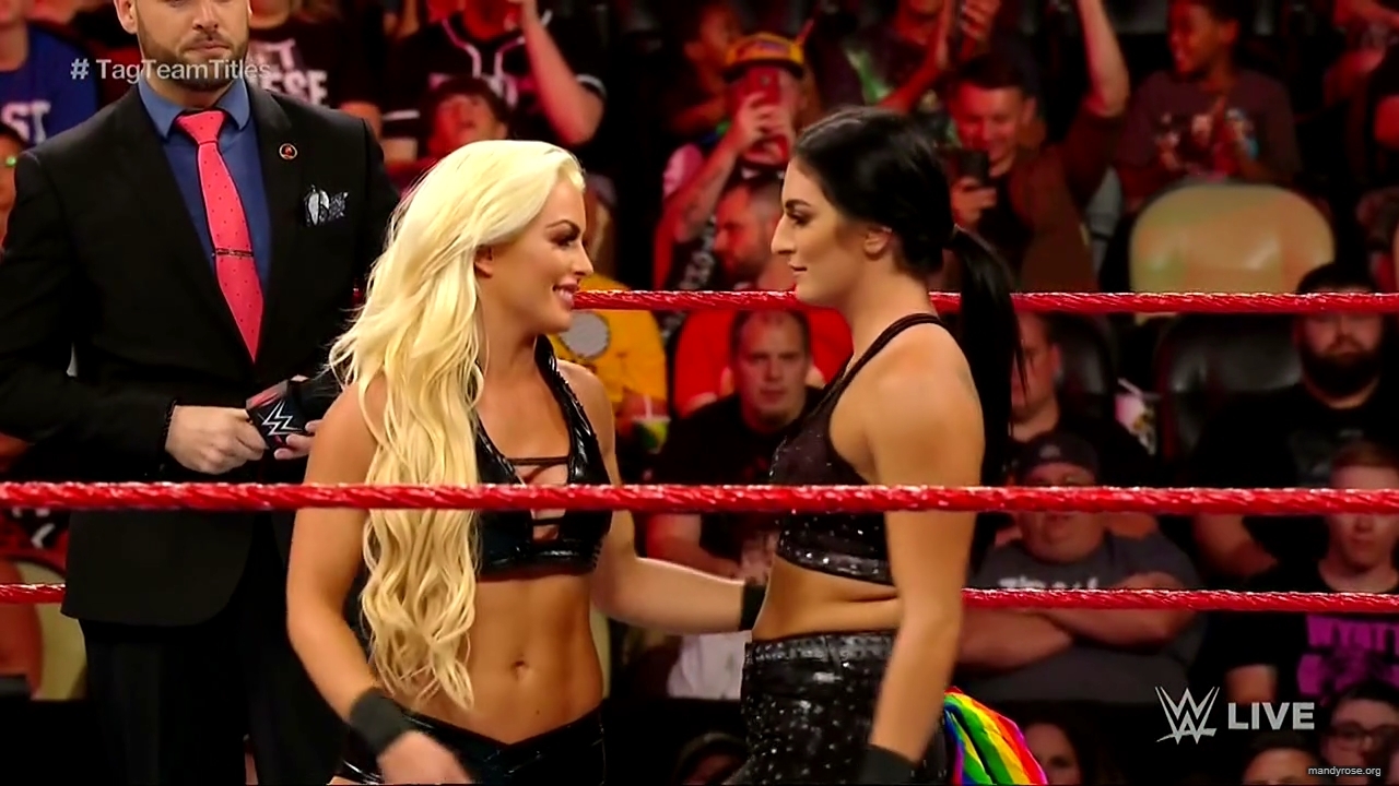 WWE_RAW_2019_08_05_720p_HDTV_x264-Star_mkv2651.jpg