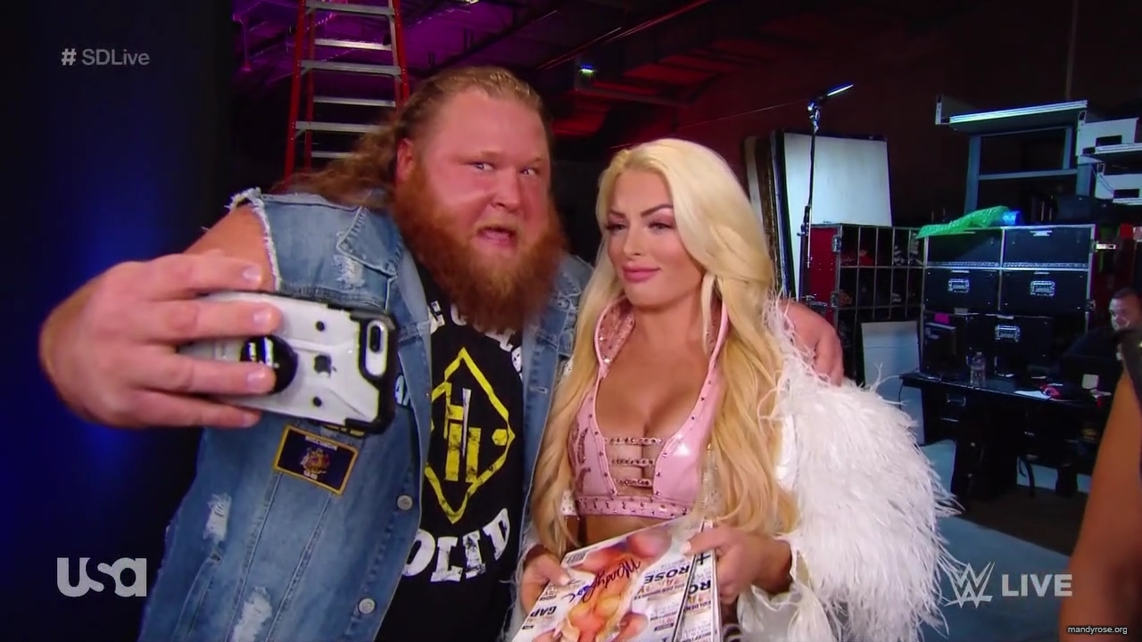 WWE_SmackDown_2019_09_24_720p_WEB_h264-HEEL_mp41827.jpg