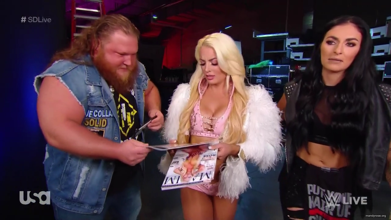 WWE_SmackDown_2019_09_24_720p_WEB_h264-HEEL_mp41830.jpg