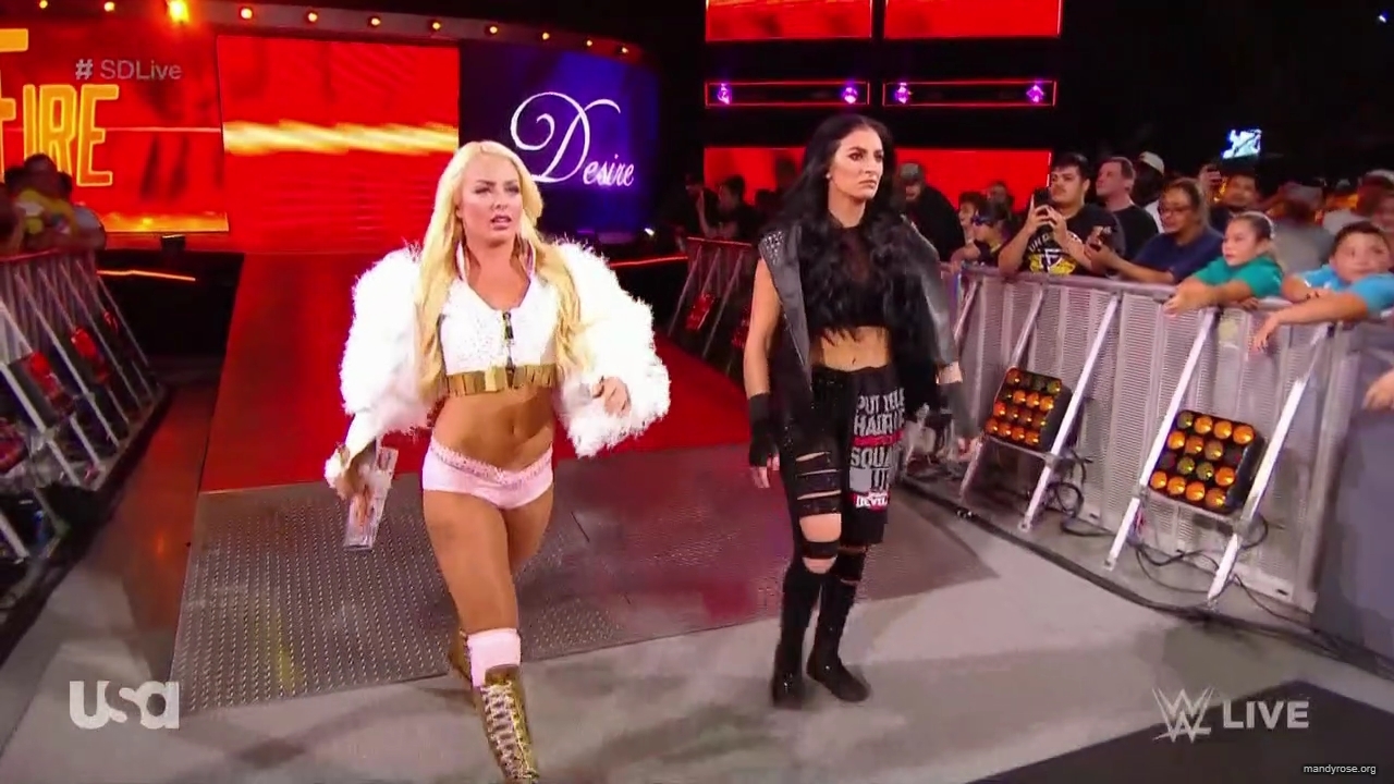 WWE_SmackDown_2019_09_24_720p_WEB_h264-HEEL_mp41866.jpg