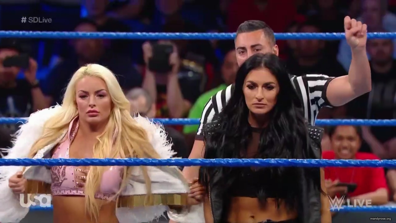 WWE_SmackDown_2019_09_24_720p_WEB_h264-HEEL_mp41891.jpg