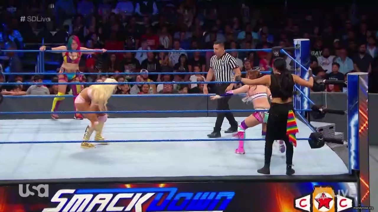 WWE_SmackDown_2019_09_24_720p_WEB_h264-HEEL_mp41960.jpg