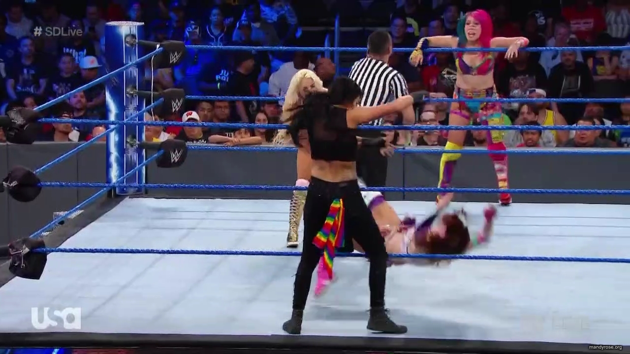 WWE_SmackDown_2019_09_24_720p_WEB_h264-HEEL_mp41986.jpg