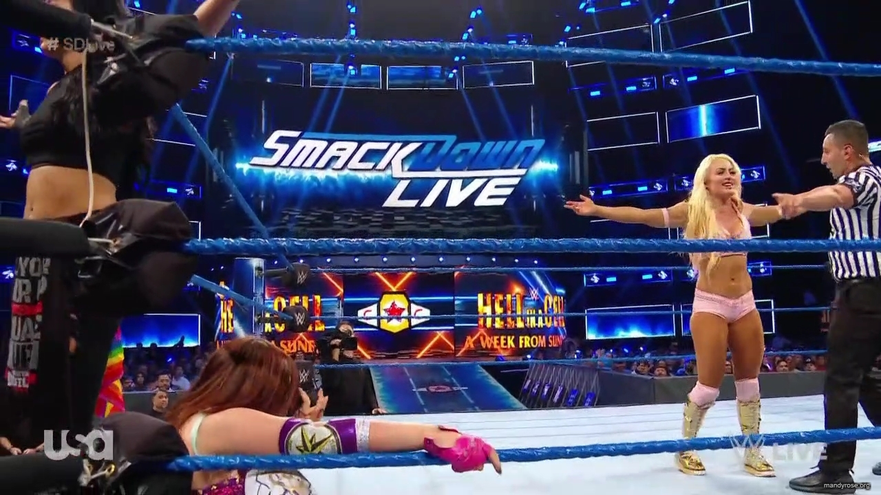 WWE_SmackDown_2019_09_24_720p_WEB_h264-HEEL_mp42011.jpg