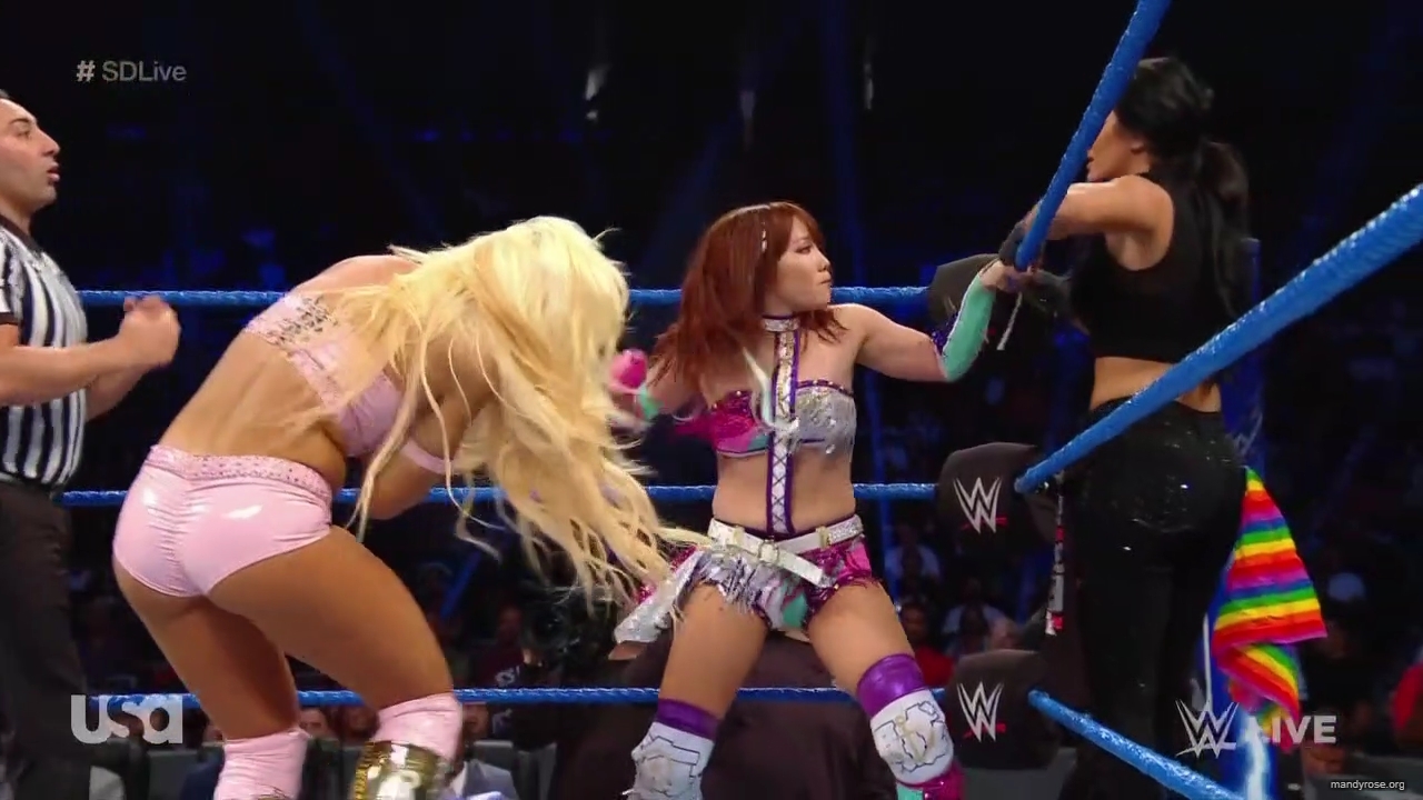 WWE_SmackDown_2019_09_24_720p_WEB_h264-HEEL_mp42015.jpg