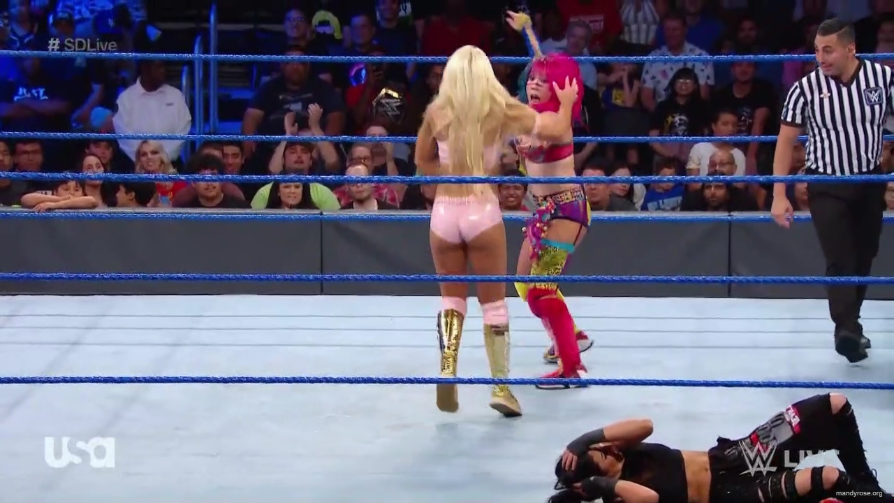 WWE_SmackDown_2019_09_24_720p_WEB_h264-HEEL_mp42033.jpg