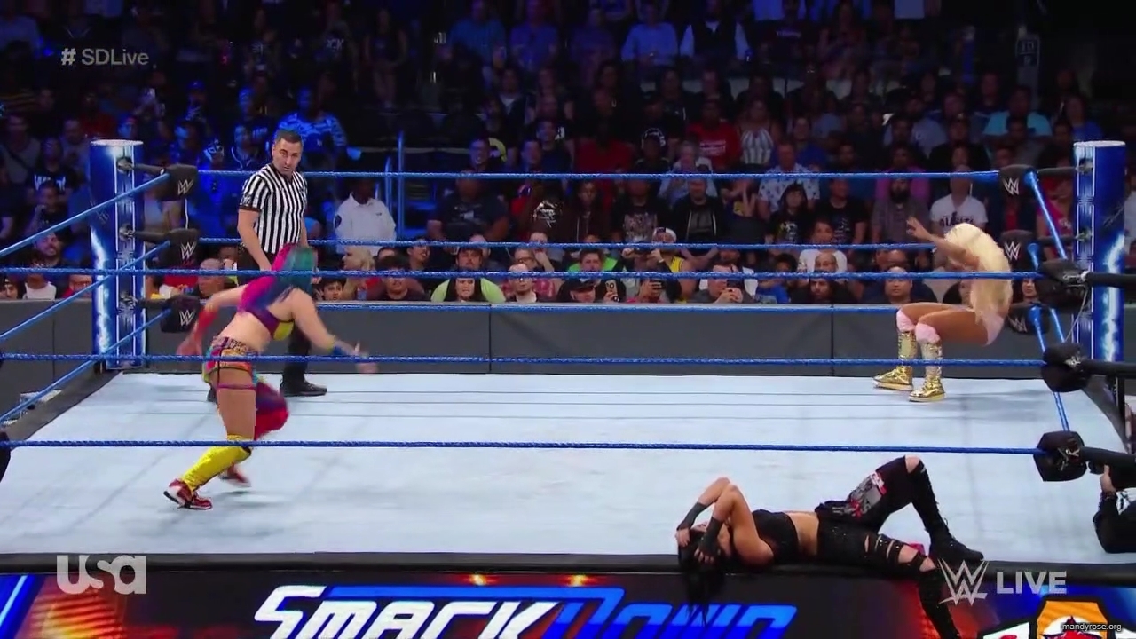 WWE_SmackDown_2019_09_24_720p_WEB_h264-HEEL_mp42039.jpg