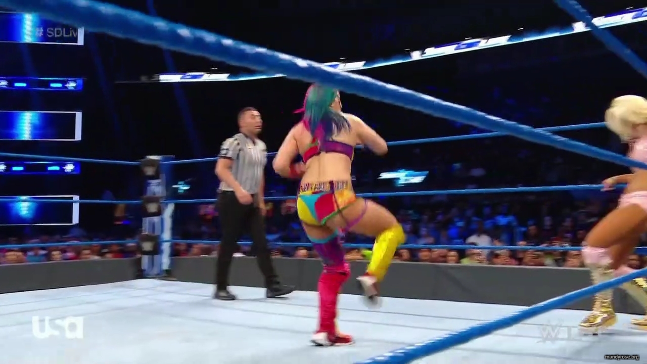 WWE_SmackDown_2019_09_24_720p_WEB_h264-HEEL_mp42040.jpg