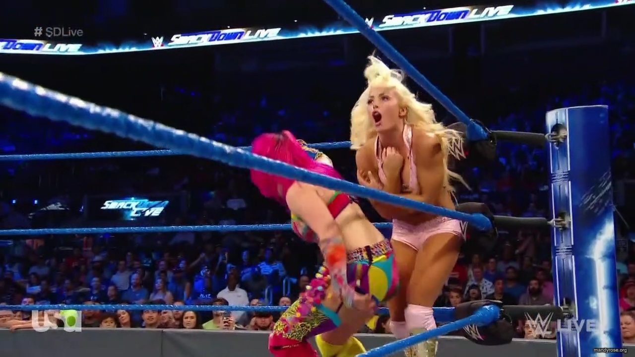 WWE_SmackDown_2019_09_24_720p_WEB_h264-HEEL_mp42041.jpg