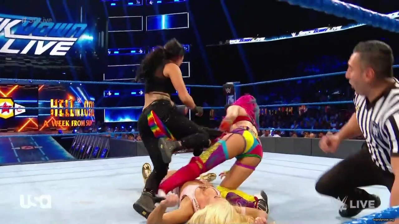 WWE_SmackDown_2019_09_24_720p_WEB_h264-HEEL_mp42055.jpg