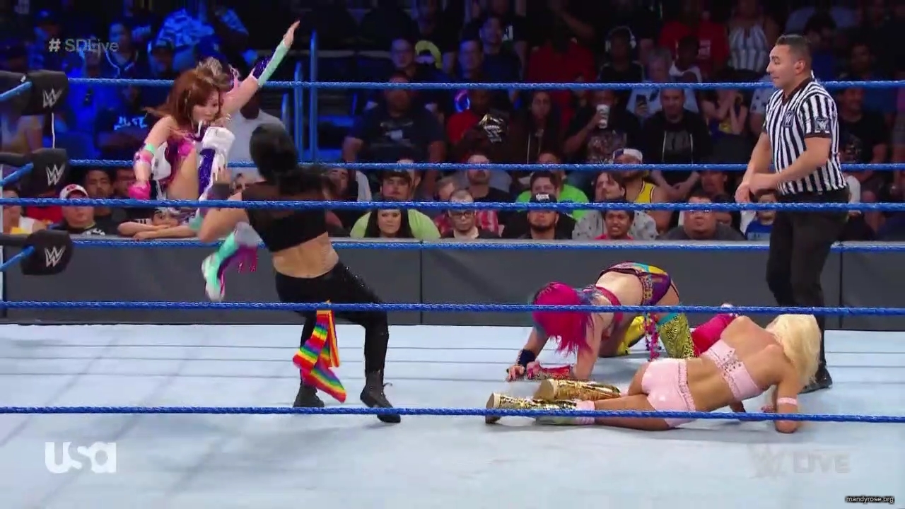 WWE_SmackDown_2019_09_24_720p_WEB_h264-HEEL_mp42058.jpg