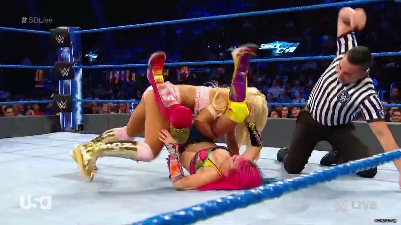 WWE_SmackDown_2019_09_24_720p_WEB_h264-HEEL_mp42064.jpg