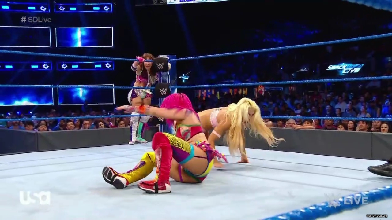 WWE_SmackDown_2019_09_24_720p_WEB_h264-HEEL_mp42066.jpg