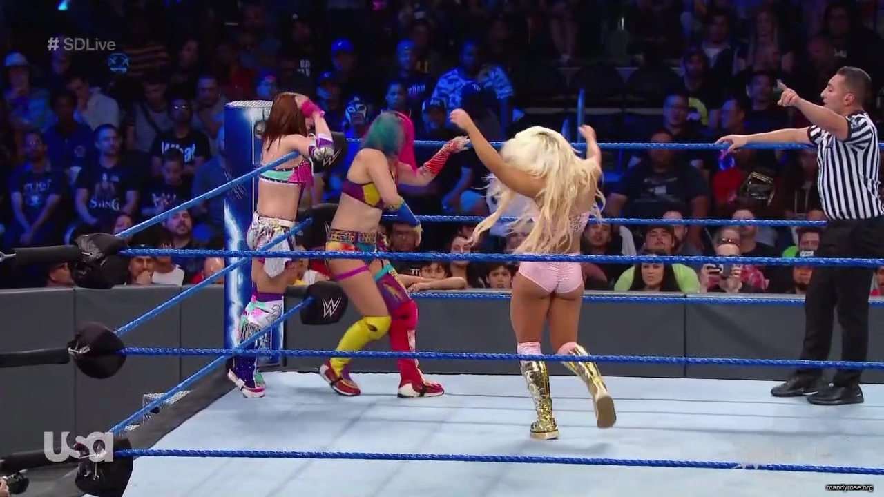 WWE_SmackDown_2019_09_24_720p_WEB_h264-HEEL_mp42070.jpg