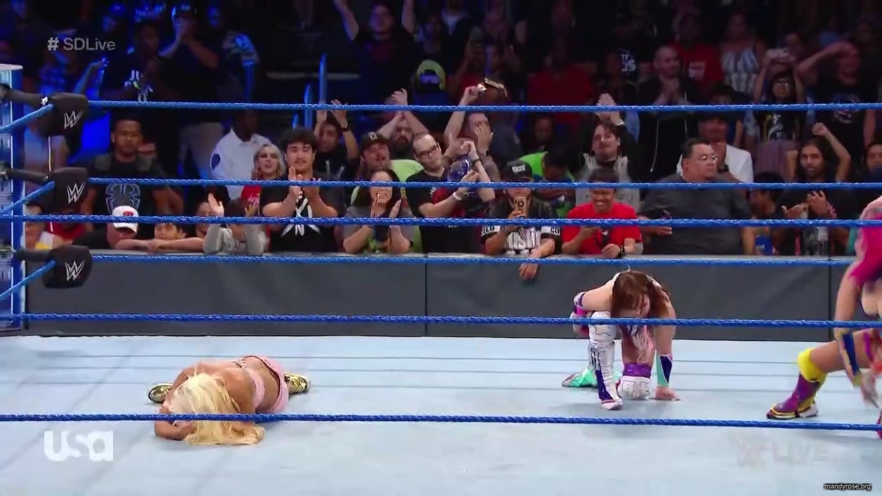 WWE_SmackDown_2019_09_24_720p_WEB_h264-HEEL_mp42088.jpg