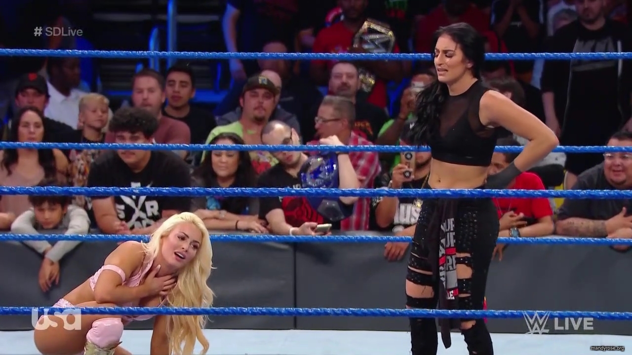 WWE_SmackDown_2019_09_24_720p_WEB_h264-HEEL_mp42113.jpg