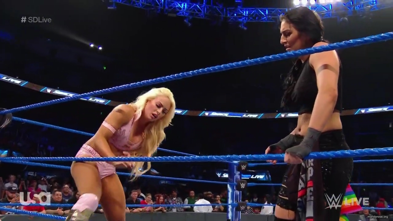 WWE_SmackDown_2019_09_24_720p_WEB_h264-HEEL_mp42127.jpg