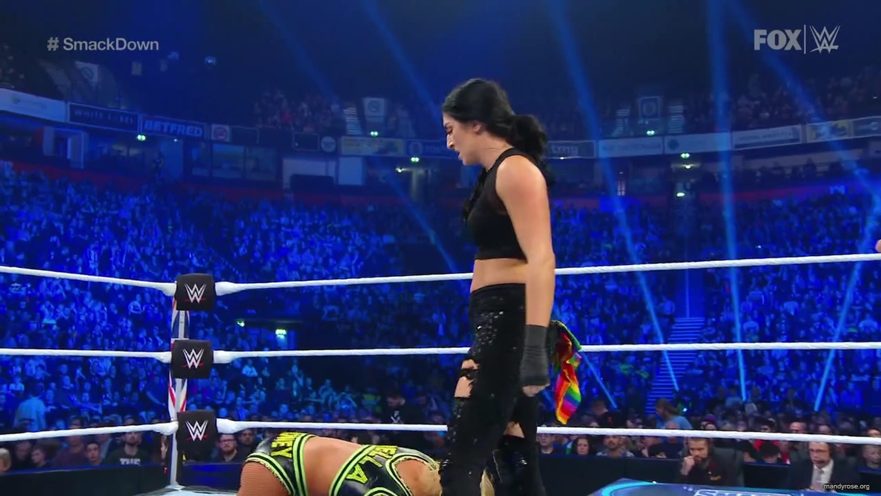 WWE_SmackDown_2019_11_08_720p_WEB_h264-HEEL_mp41482.jpg