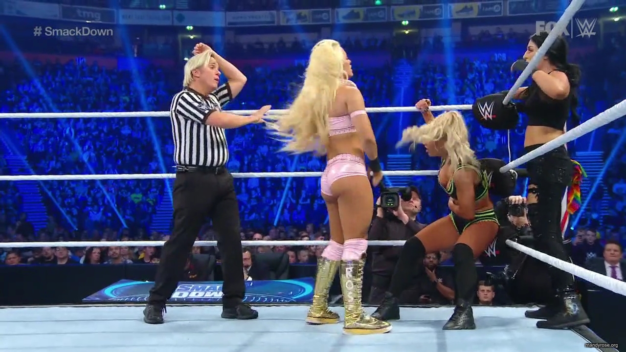 WWE_SmackDown_2019_11_08_720p_WEB_h264-HEEL_mp41514.jpg