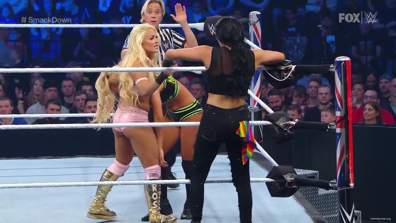 WWE_SmackDown_2019_11_08_720p_WEB_h264-HEEL_mp41563.jpg