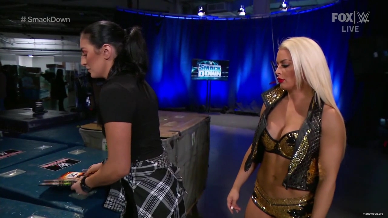 WWE_SmackDown_2019_12_27_720p_WEB_h264-HEEL_mp40956.jpg