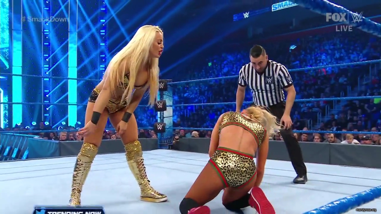 WWE_SmackDown_2019_12_27_720p_WEB_h264-HEEL_mp41295.jpg